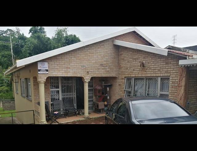 3 BEDROOM PROPERTY TO RENT IN CROSSMOOR